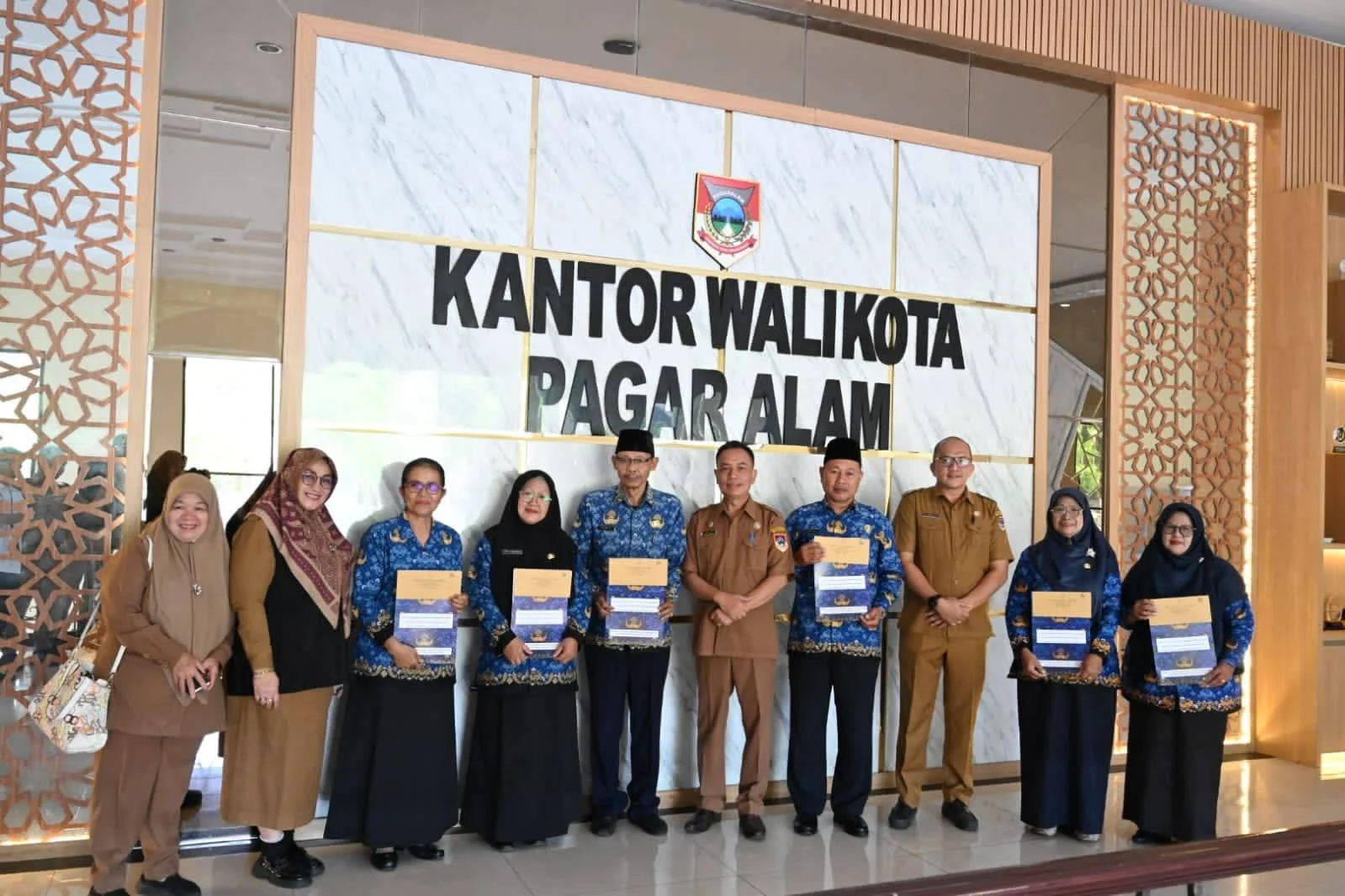Penuh Haru, Pemkot Pagar Alam Lepas 6 PNS Purna Bakti: "Pengabdian Anda Tak Tergantikan