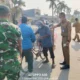Forkompimcam Solear Antisipasi Abu Vulkanik Anak Krakatau, Bagi Bagi Masker Ke Para Pengendara di Depan Pasar Adiyasa